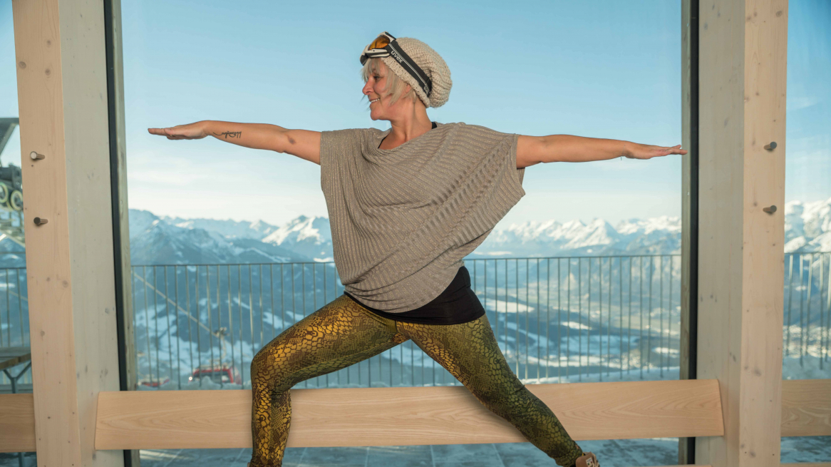 MoniWinterMountainYoga2