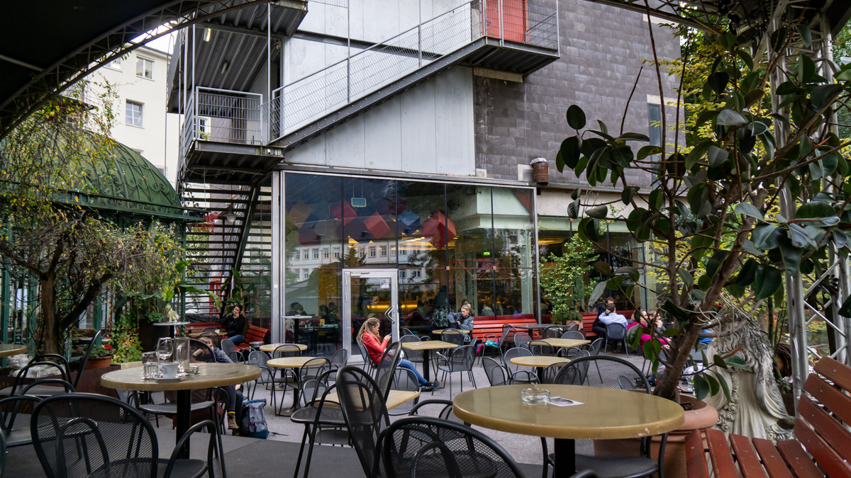 Freiluftbereich im Treibhaus Innsbruck