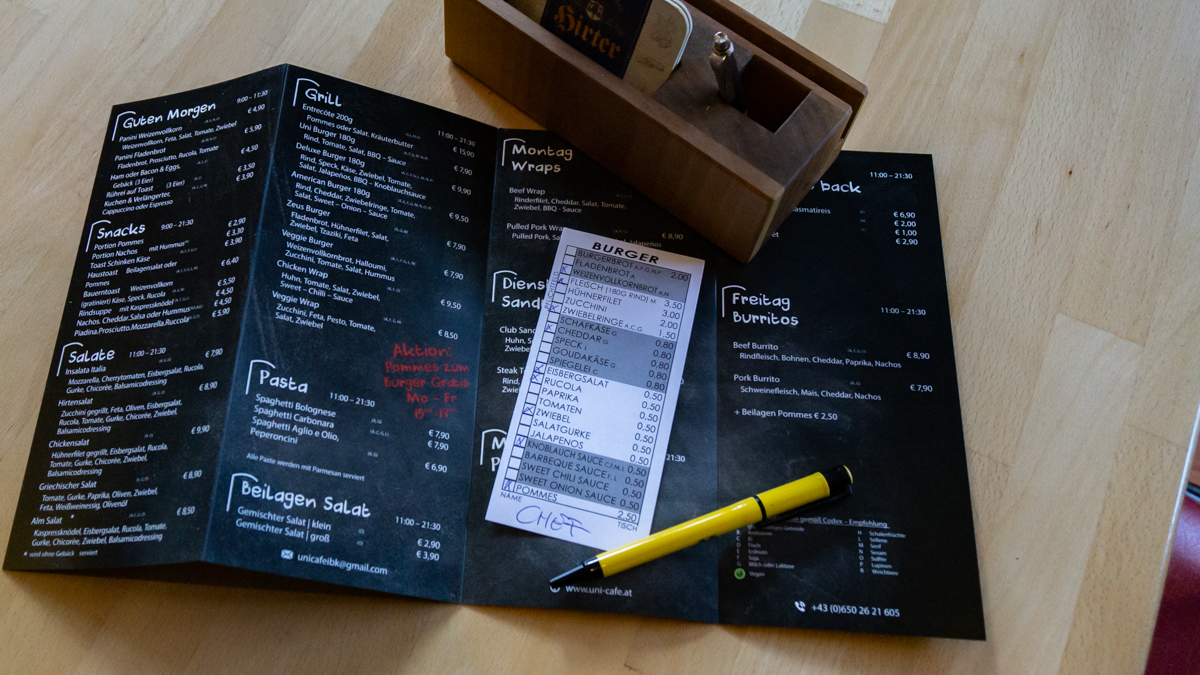 Burger zum Ankreuzen im Unicafé Innsbruck