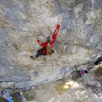 klettern-im-winter-telfs-hex-by-guenter-durner-climbers-paradise