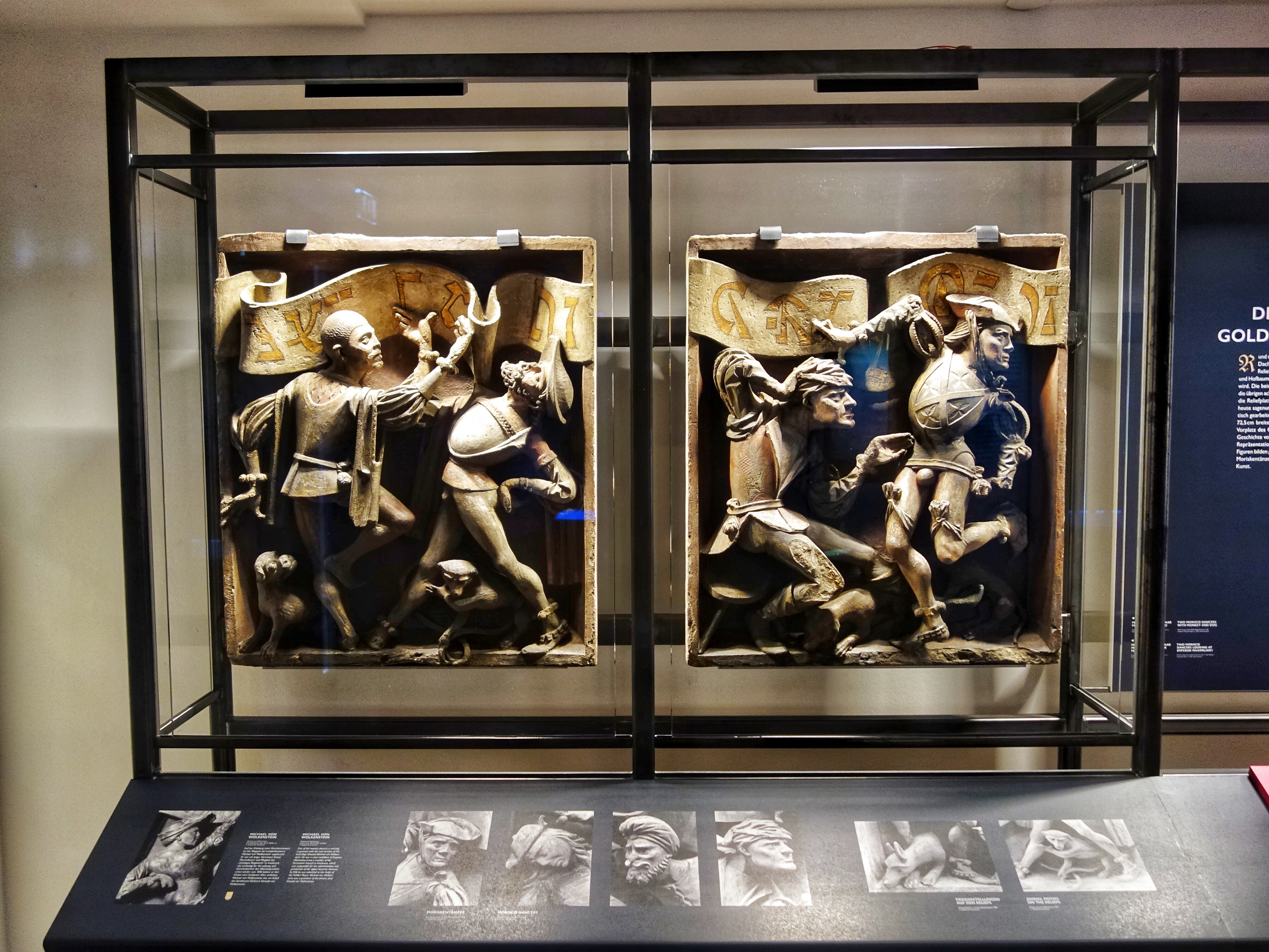 Moriskentänzer in der Ausstellung