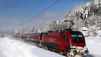 Railjet_Winterlandschaft_c_OEBB_ChristophPosch